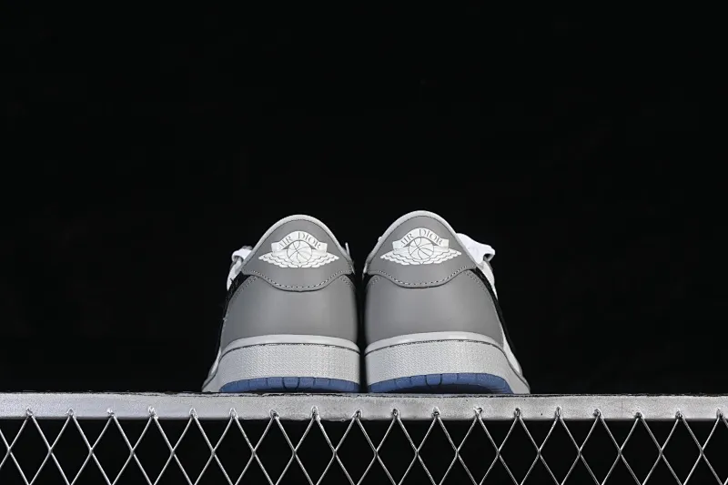 All categories Air Jordan Jordan series basketball shoes Air Jordan 1 Low Dior x Air Jordan 1 Low AJ1 Joe 1 Dior joint white gray low top CN8608-002